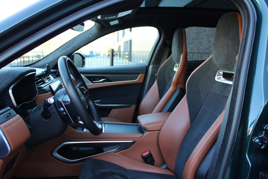 Jaguar F-Pace 5.0 V8 S/C AWD SVR | UNIEK! | DEALER OND | HUD | 360 | STOELKOELING | ELEK TREKHAAK | MERIDIAN |