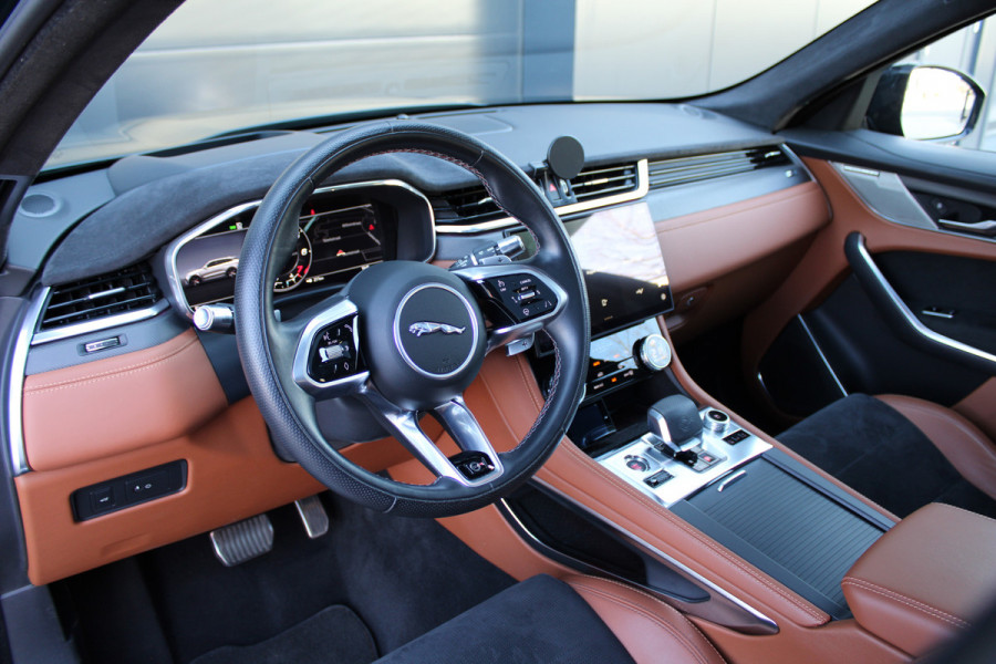 Jaguar F-Pace 5.0 V8 S/C AWD SVR | UNIEK! | DEALER OND | HUD | 360 | STOELKOELING | ELEK TREKHAAK | MERIDIAN |