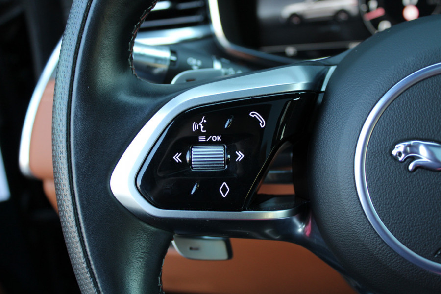 Jaguar F-Pace 5.0 V8 S/C AWD SVR | UNIEK! | DEALER OND | HUD | 360 | STOELKOELING | ELEK TREKHAAK | MERIDIAN |