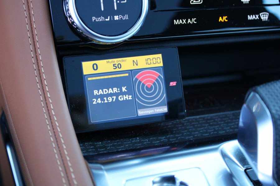 Jaguar F-Pace 5.0 V8 S/C AWD SVR | UNIEK! | DEALER OND | HUD | 360 | STOELKOELING | ELEK TREKHAAK | MERIDIAN |