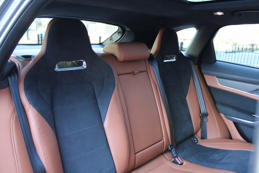Jaguar F-Pace 5.0 V8 S/C AWD SVR | UNIEK! | DEALER OND | HUD | 360 | STOELKOELING | ELEK TREKHAAK | MERIDIAN |