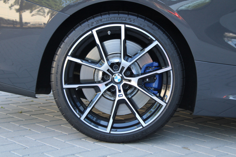 BMW 8 Serie M850i xDrive High Executive | NAP | BTW | B&W | 4WIELSTURING | CARBON | SOFT-CLOSE | HUD | 360 | KEYLESS | BMW 8 Serie M850i xDrive High Executive | NAP | BTW | B&W | 4WIELSTURING | CARBON | SOFT-CLOSE | HUD | 360 | KEYLESS |