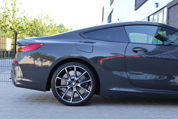 BMW 8 Serie M850i xDrive High Executive | NAP | BTW | B&W | 4WIELSTURING | CARBON | SOFT-CLOSE | HUD | 360 | KEYLESS | BMW 8 Serie M850i xDrive High Executive | NAP | BTW | B&W | 4WIELSTURING | CARBON | SOFT-CLOSE | HUD | 360 | KEYLESS |