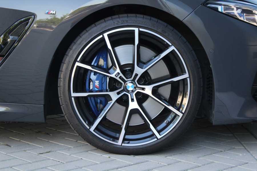 BMW 8 Serie M850i xDrive High Executive | NAP | BTW | B&W | 4WIELSTURING | CARBON | SOFT-CLOSE | HUD | 360 | KEYLESS | BMW 8 Serie M850i xDrive High Executive | NAP | BTW | B&W | 4WIELSTURING | CARBON | SOFT-CLOSE | HUD | 360 | KEYLESS |