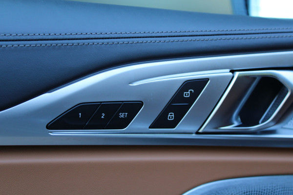 BMW 8 Serie M850i xDrive High Executive | NAP | BTW | B&W | 4WIELSTURING | CARBON | SOFT-CLOSE | HUD | 360 | KEYLESS | BMW 8 Serie M850i xDrive High Executive | NAP | BTW | B&W | 4WIELSTURING | CARBON | SOFT-CLOSE | HUD | 360 | KEYLESS |