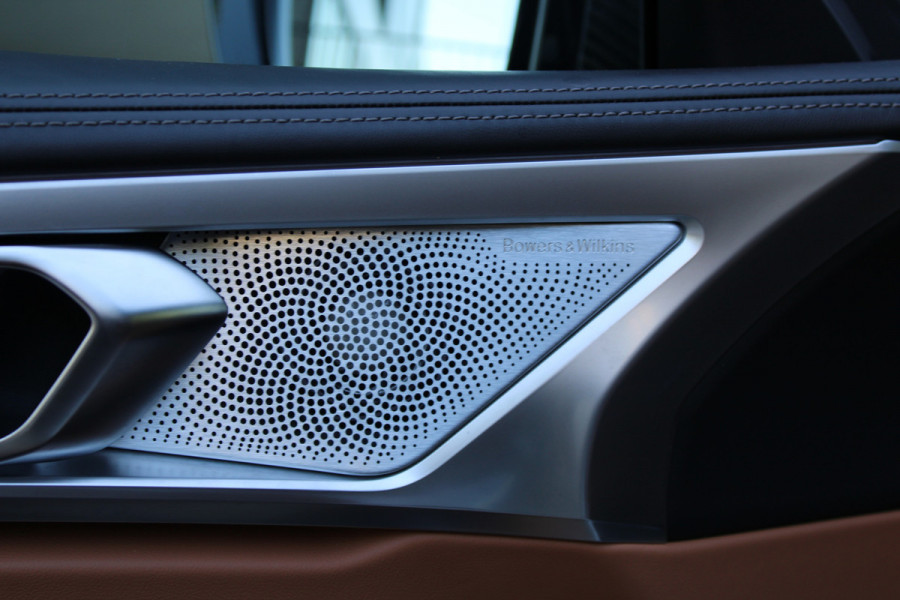 BMW 8 Serie M850i xDrive High Executive | NAP | BTW | B&W | 4WIELSTURING | CARBON | SOFT-CLOSE | HUD | 360 | KEYLESS | BMW 8 Serie M850i xDrive High Executive | NAP | BTW | B&W | 4WIELSTURING | CARBON | SOFT-CLOSE | HUD | 360 | KEYLESS |