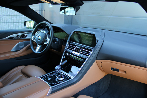 BMW 8 Serie M850i xDrive High Executive | NAP | BTW | B&W | 4WIELSTURING | CARBON | SOFT-CLOSE | HUD | 360 | KEYLESS | BMW 8 Serie M850i xDrive High Executive | NAP | BTW | B&W | 4WIELSTURING | CARBON | SOFT-CLOSE | HUD | 360 | KEYLESS |