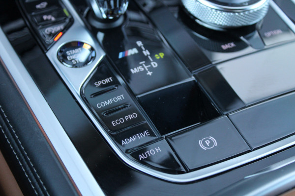 BMW 8 Serie M850i xDrive High Executive | NAP | BTW | B&W | 4WIELSTURING | CARBON | SOFT-CLOSE | HUD | 360 | KEYLESS | BMW 8 Serie M850i xDrive High Executive | NAP | BTW | B&W | 4WIELSTURING | CARBON | SOFT-CLOSE | HUD | 360 | KEYLESS |