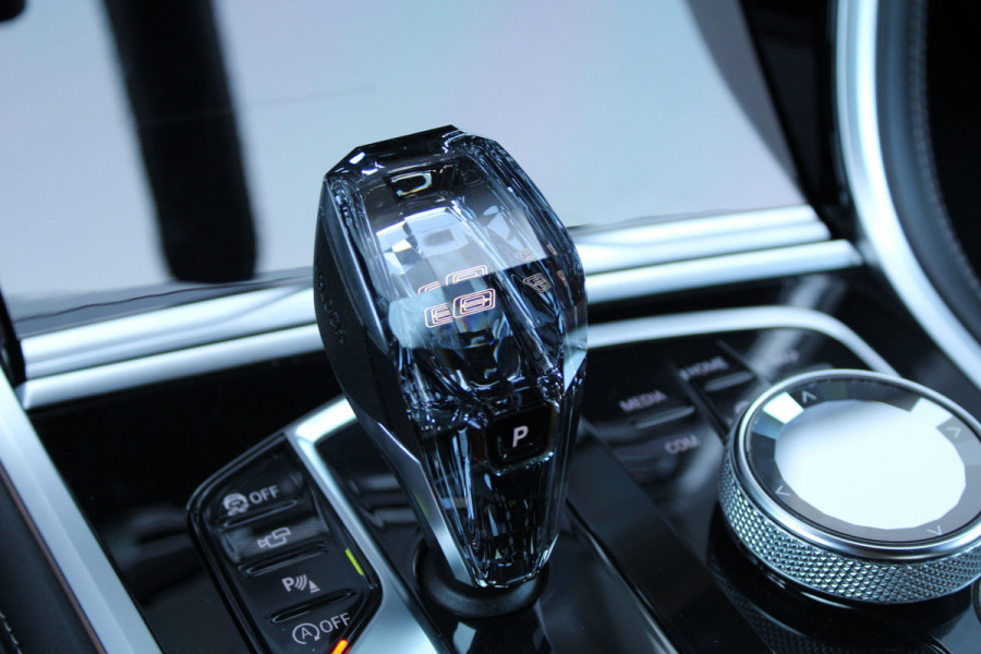 BMW 8 Serie M850i xDrive High Executive | NAP | BTW | B&W | 4WIELSTURING | CARBON | SOFT-CLOSE | HUD | 360 | KEYLESS | BMW 8 Serie M850i xDrive High Executive | NAP | BTW | B&W | 4WIELSTURING | CARBON | SOFT-CLOSE | HUD | 360 | KEYLESS |