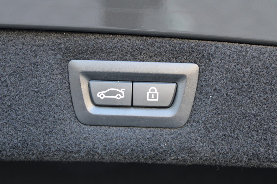 BMW 8 Serie M850i xDrive High Executive | NAP | BTW | B&W | 4WIELSTURING | CARBON | SOFT-CLOSE | HUD | 360 | KEYLESS | BMW 8 Serie M850i xDrive High Executive | NAP | BTW | B&W | 4WIELSTURING | CARBON | SOFT-CLOSE | HUD | 360 | KEYLESS |