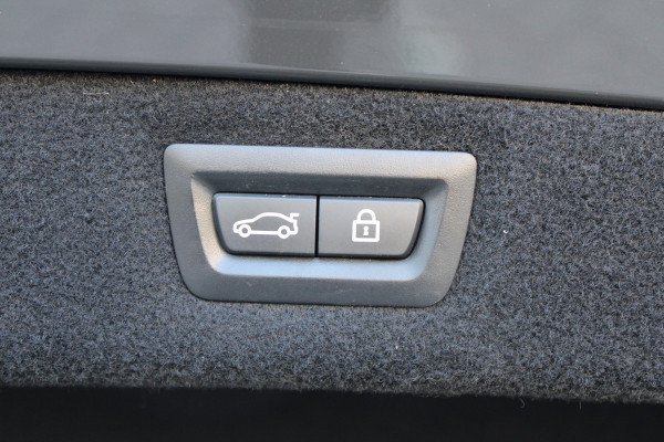 BMW 8 Serie M850i xDrive High Executive | NAP | BTW | B&W | 4WIELSTURING | CARBON | SOFT-CLOSE | HUD | 360 | KEYLESS | BMW 8 Serie M850i xDrive High Executive | NAP | BTW | B&W | 4WIELSTURING | CARBON | SOFT-CLOSE | HUD | 360 | KEYLESS |