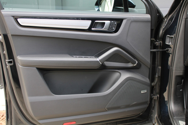 Porsche Cayenne Coupé 3.0 E-Hybrid Platinum Edition | BOSE | MEMORY | 360 | KEYLESS | ELEK TREKHAAK | DODE HOEK |