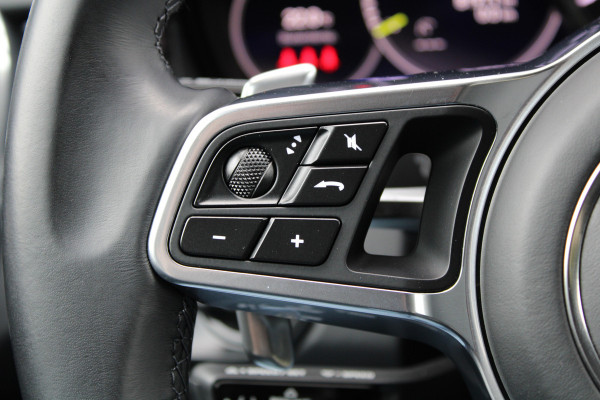 Porsche Cayenne Coupé 3.0 E-Hybrid Platinum Edition | BOSE | MEMORY | 360 | KEYLESS | ELEK TREKHAAK | DODE HOEK |