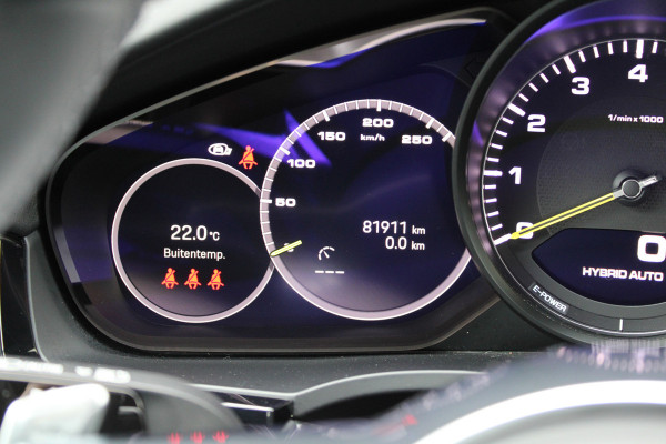 Porsche Cayenne Coupé 3.0 E-Hybrid Platinum Edition | BOSE | MEMORY | 360 | KEYLESS | ELEK TREKHAAK | DODE HOEK |