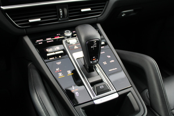 Porsche Cayenne Coupé 3.0 E-Hybrid Platinum Edition | BOSE | MEMORY | 360 | KEYLESS | ELEK TREKHAAK | DODE HOEK |