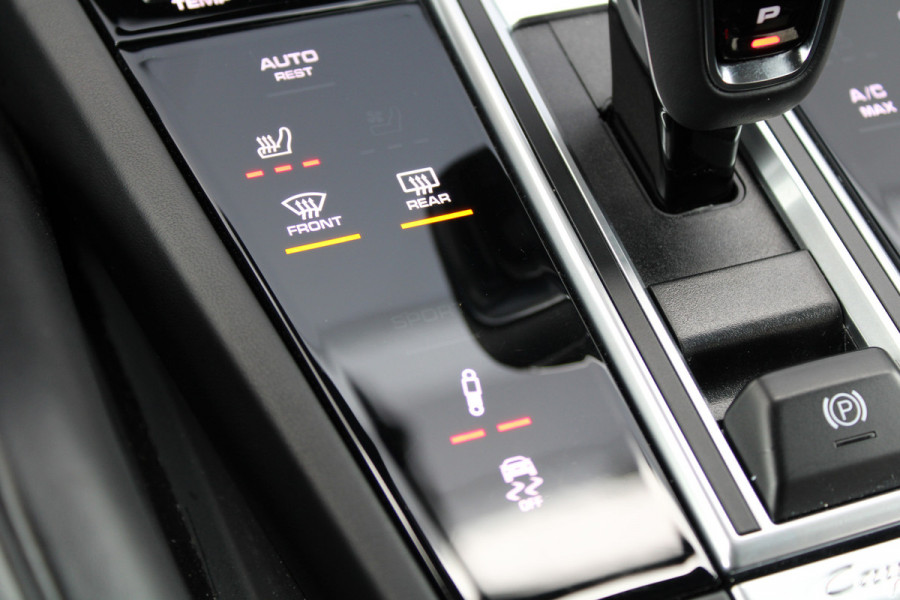 Porsche Cayenne Coupé 3.0 E-Hybrid Platinum Edition | BOSE | MEMORY | 360 | KEYLESS | ELEK TREKHAAK | DODE HOEK |