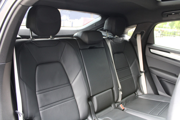 Porsche Cayenne Coupé 3.0 E-Hybrid Platinum Edition | BOSE | MEMORY | 360 | KEYLESS | ELEK TREKHAAK | DODE HOEK |