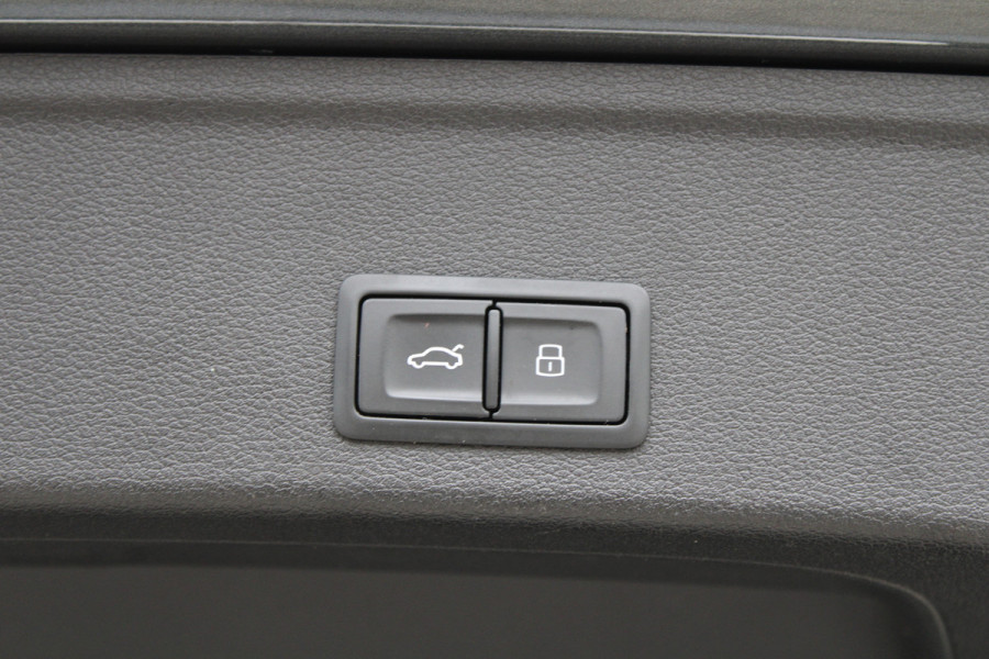 Audi A4 Avant 2.0 TFSI MHEV quattro Sport S line black edition | 3X S-LINE | KEYLESS | DIGITAL DASH | ACC | CAMERA | VOL LEDER |