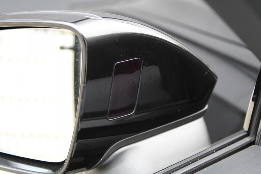 Audi RS6 Avant RS 6 TFSI quattro | DYNAMIC PLUS | KERAMISCH | HUD | 4WS | CARBON | NIGHT VISION | B&O | STUURVERW |