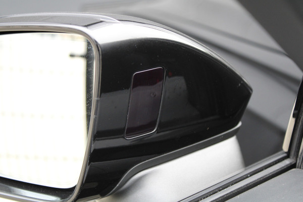 Audi RS6 Avant RS 6 TFSI quattro | DYNAMIC PLUS | KERAMISCH | HUD | 4WS | CARBON | NIGHT VISION | B&O | STUURVERW |