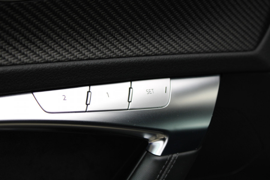 Audi RS6 Avant RS 6 TFSI quattro | DYNAMIC PLUS | KERAMISCH | HUD | 4WS | CARBON | NIGHT VISION | B&O | STUURVERW |