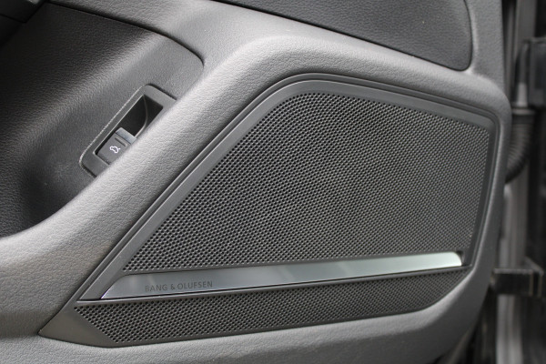 Audi RS6 Avant RS 6 TFSI quattro | DYNAMIC PLUS | KERAMISCH | HUD | 4WS | CARBON | NIGHT VISION | B&O | STUURVERW |