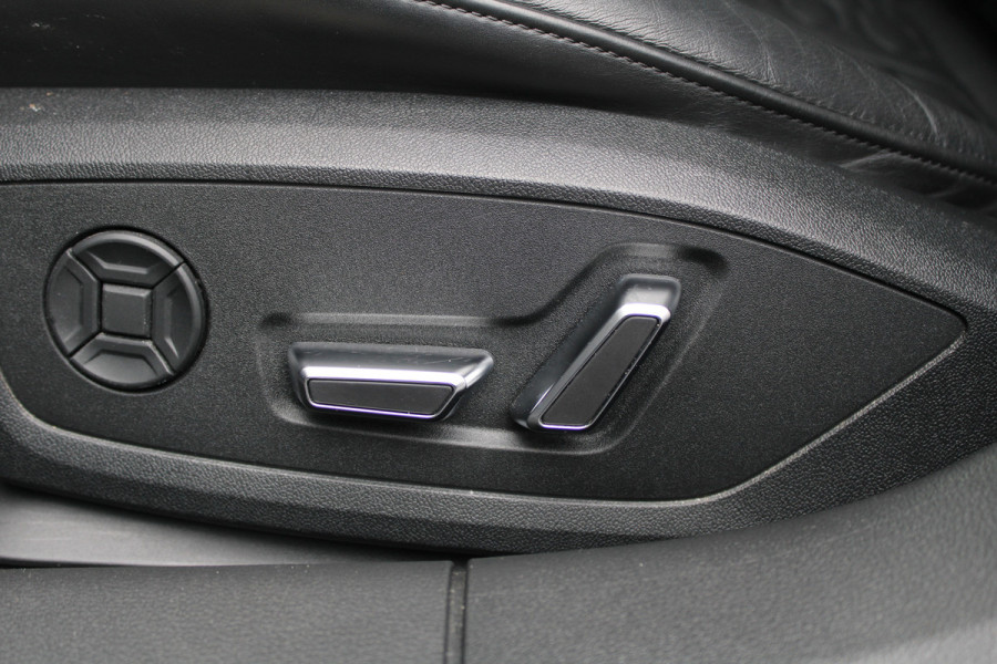 Audi RS6 Avant RS 6 TFSI quattro | DYNAMIC PLUS | KERAMISCH | HUD | 4WS | CARBON | NIGHT VISION | B&O | STUURVERW |