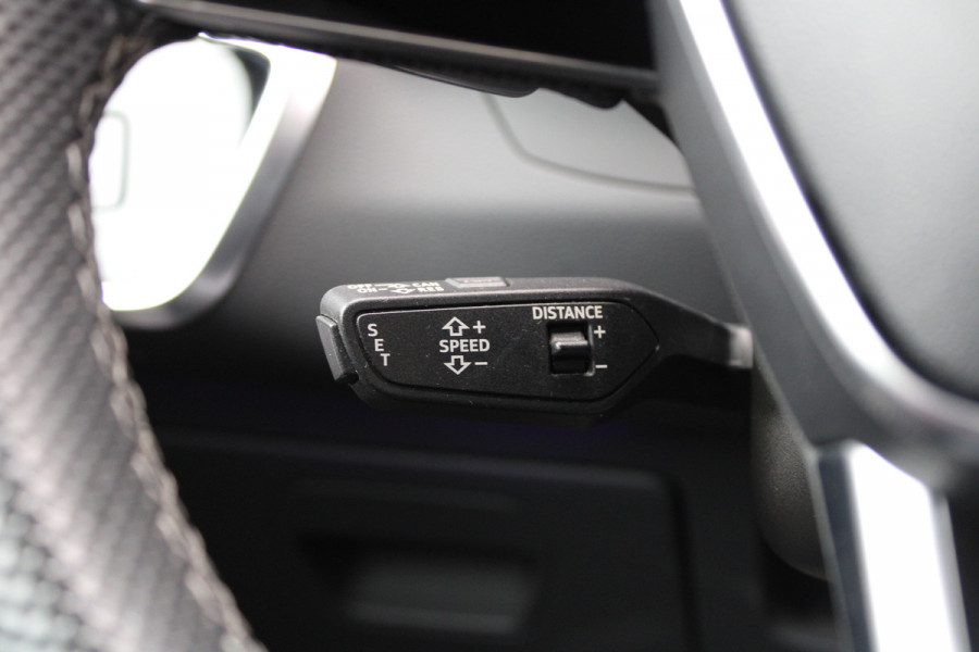 Audi RS6 Avant RS 6 TFSI quattro | DYNAMIC PLUS | KERAMISCH | HUD | 4WS | CARBON | NIGHT VISION | B&O | STUURVERW |