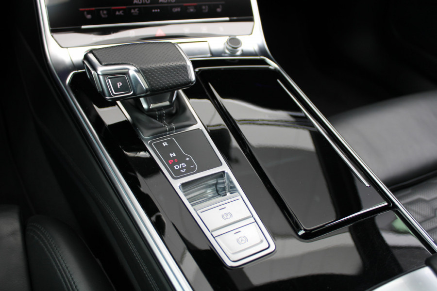 Audi RS6 Avant RS 6 TFSI quattro | DYNAMIC PLUS | KERAMISCH | HUD | 4WS | CARBON | NIGHT VISION | B&O | STUURVERW |