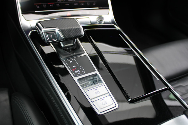 Audi RS6 Avant RS 6 TFSI quattro | DYNAMIC PLUS | KERAMISCH | HUD | 4WS | CARBON | NIGHT VISION | B&O | STUURVERW |