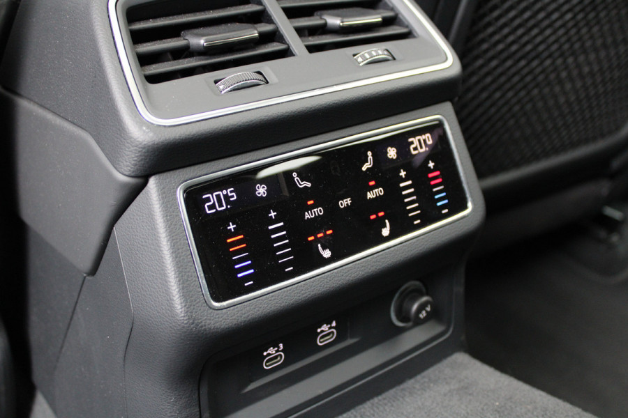 Audi RS6 Avant RS 6 TFSI quattro | DYNAMIC PLUS | KERAMISCH | HUD | 4WS | CARBON | NIGHT VISION | B&O | STUURVERW |