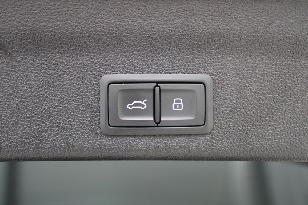 Audi RS6 Avant RS 6 TFSI quattro | DYNAMIC PLUS | KERAMISCH | HUD | 4WS | CARBON | NIGHT VISION | B&O | STUURVERW |