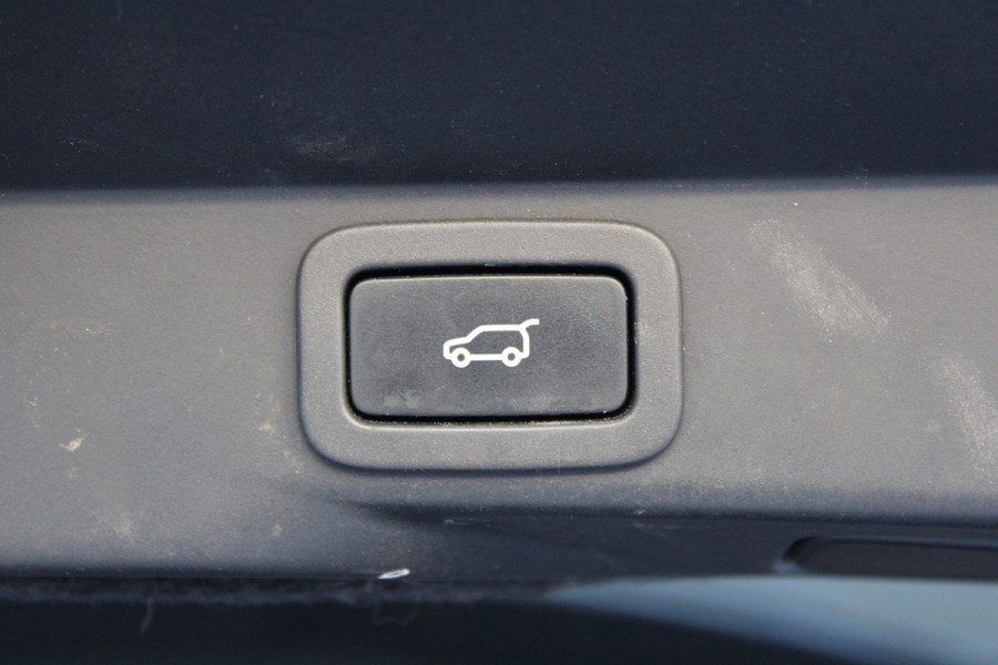 Land Rover Range Rover Sport 3.0 SDV6 HSE Dynamic | PANO | HUD | REAR ENTERTAINMENT | MEMORY | MERIDIAN | ELEK TREKHAAK | Land Rover Range Rover Sport 3.0 SDV6 HSE Dynamic | PANO | HUD | REAR ENTERTAINMENT | MEMORY | MERIDIAN | ELEK TREKHAAK |