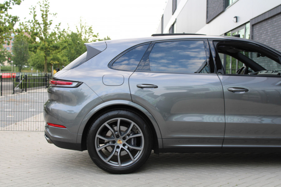 Porsche Cayenne 3.0 E-Hybrid | NAP | PANO | HUD | MEMORY | SPORTUITLAAT | BOSE | STUURVERW |