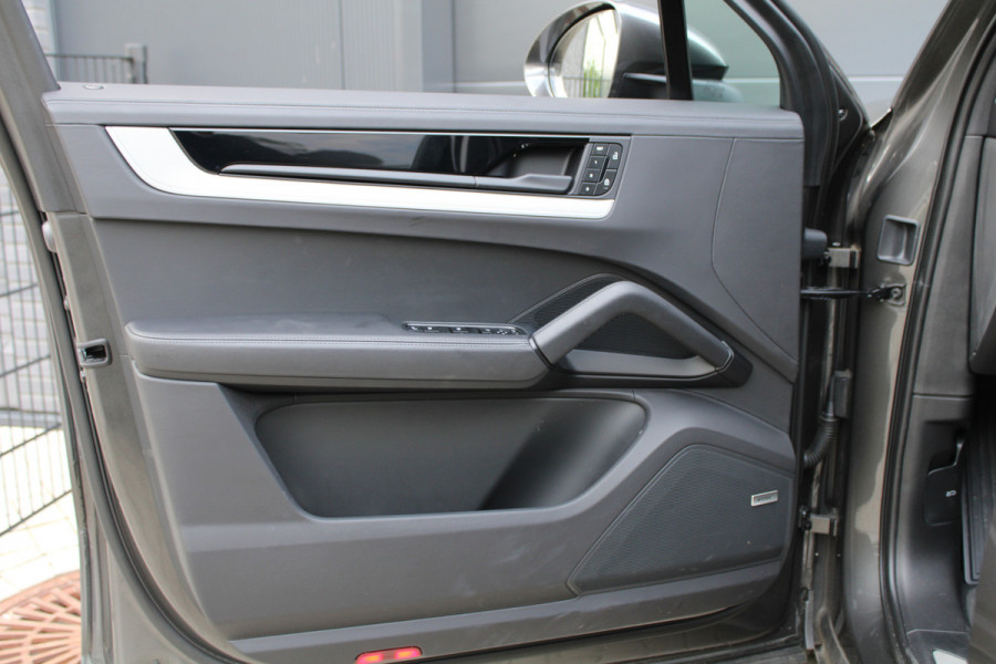 Porsche Cayenne 3.0 E-Hybrid | NAP | PANO | HUD | MEMORY | SPORTUITLAAT | BOSE | STUURVERW |