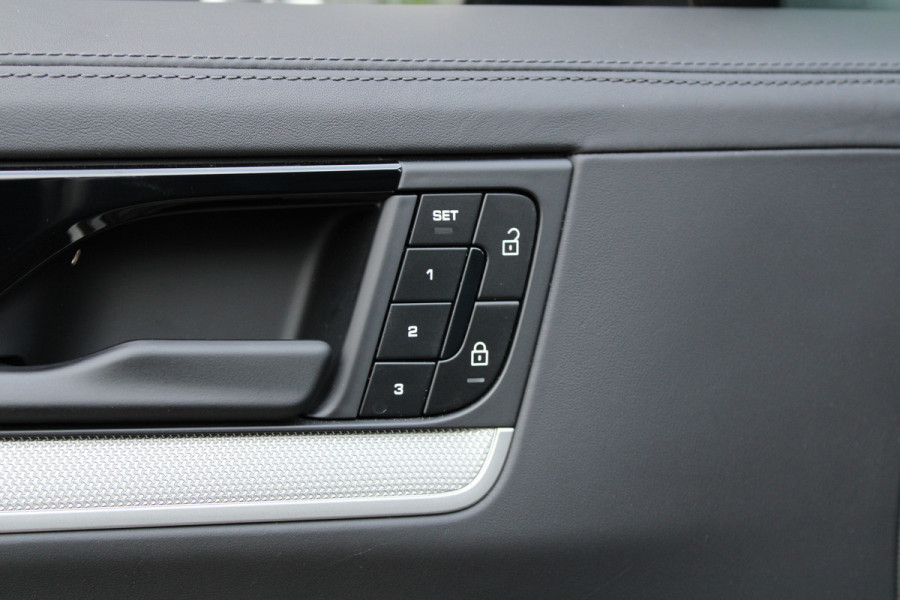 Porsche Cayenne 3.0 E-Hybrid | NAP | PANO | HUD | MEMORY | SPORTUITLAAT | BOSE | STUURVERW |