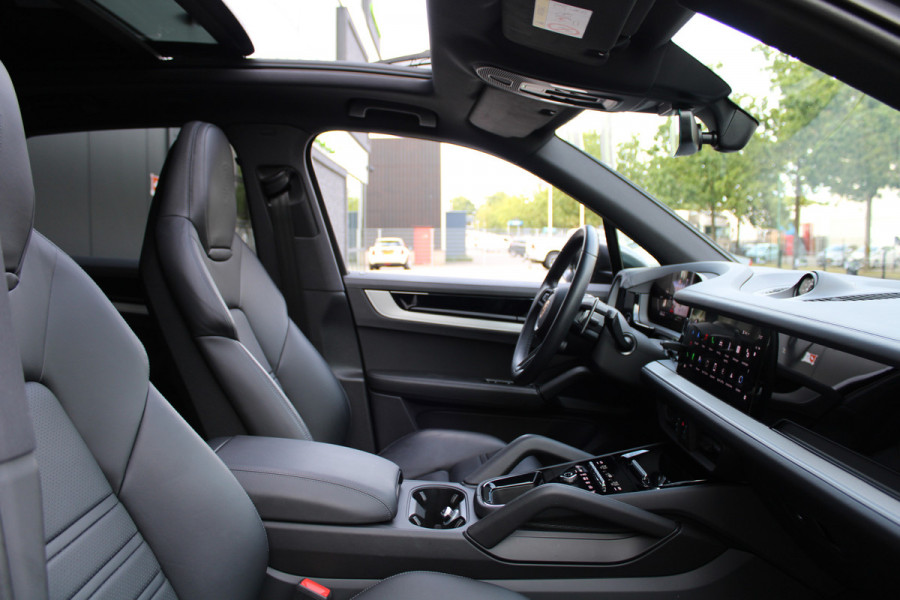 Porsche Cayenne 3.0 E-Hybrid | NAP | PANO | HUD | MEMORY | SPORTUITLAAT | BOSE | STUURVERW |