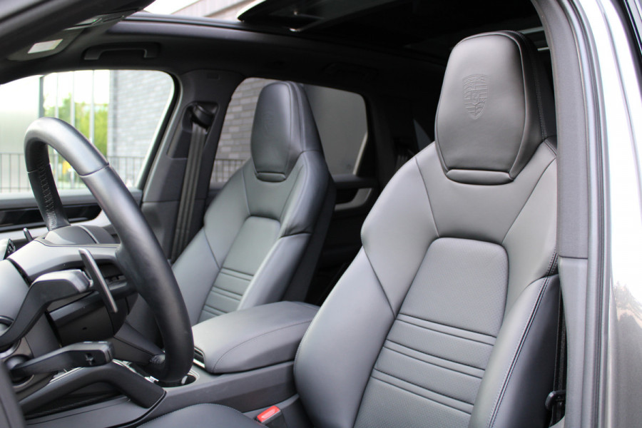 Porsche Cayenne 3.0 E-Hybrid | NAP | PANO | HUD | MEMORY | SPORTUITLAAT | BOSE | STUURVERW |