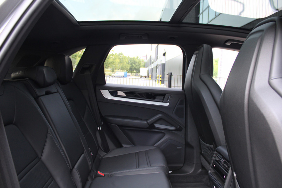 Porsche Cayenne 3.0 E-Hybrid | NAP | PANO | HUD | MEMORY | SPORTUITLAAT | BOSE | STUURVERW |