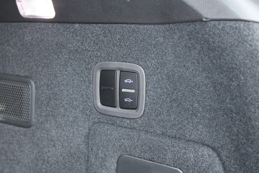 Porsche Cayenne 3.0 E-Hybrid | NAP | PANO | HUD | MEMORY | SPORTUITLAAT | BOSE | STUURVERW |