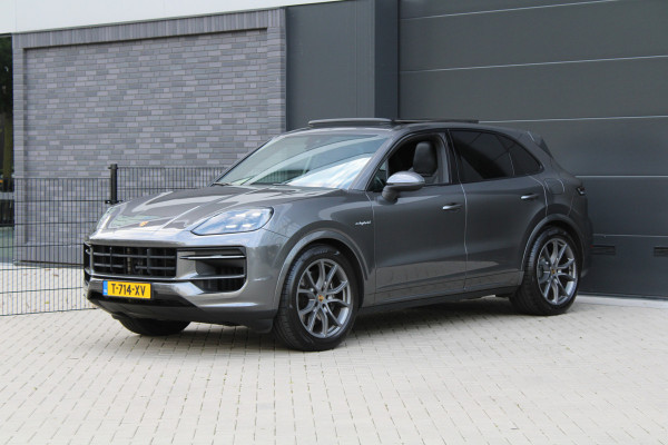Porsche Cayenne 3.0 E-Hybrid | NAP | PANO | HUD | MEMORY | SPORTUITLAAT | BOSE | STUURVERW |