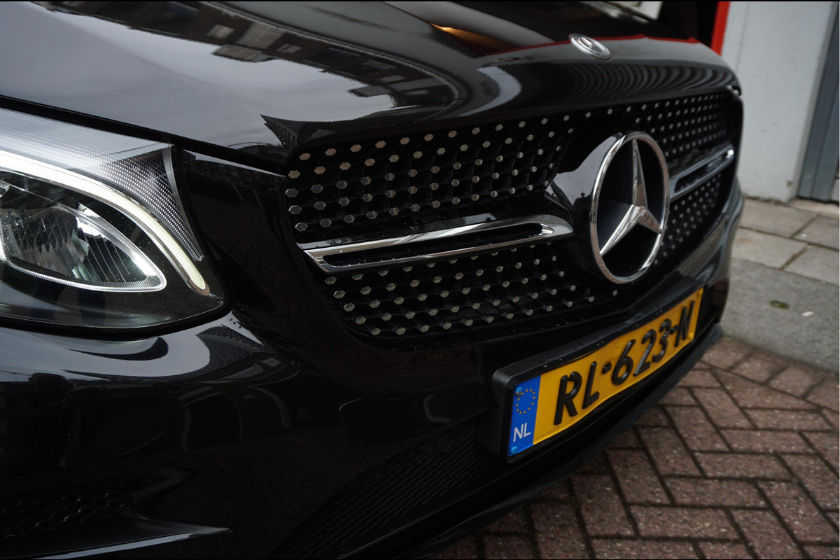 Mercedes-Benz GLC AMG 43 4MATIC Aut9 | NL AUTO | Burmester | Black on Black | Trekhaak (wegklapbaar) | 21inch | Diamond grille | Treeplanken | Mercedes-Benz GLC AMG 43 4MATIC Aut9 | NL AUTO | Burmester | Black on Black | Trekhaak (wegklapbaar) | 21inch | Diamond grille | Treeplanken |