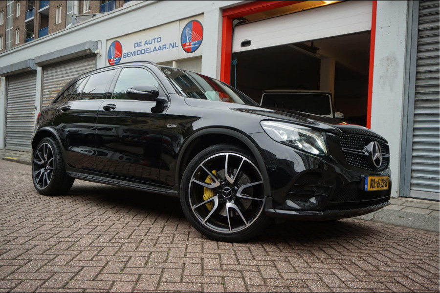 Mercedes-Benz GLC AMG 43 4MATIC Aut9 | NL AUTO | Burmester | Black on Black | Trekhaak (wegklapbaar) | 21inch | Diamond grille | Treeplanken |