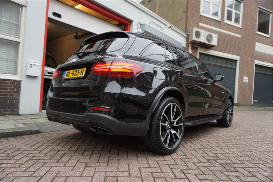 Mercedes-Benz GLC AMG 43 4MATIC Aut9 | NL AUTO | Burmester | Black on Black | Trekhaak (wegklapbaar) | 21inch | Diamond grille | Treeplanken |