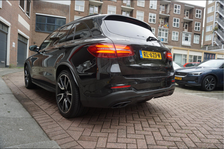 Mercedes-Benz GLC AMG 43 4MATIC Aut9 | NL AUTO | Burmester | Black on Black | Trekhaak (wegklapbaar) | 21inch | Diamond grille | Treeplanken |
