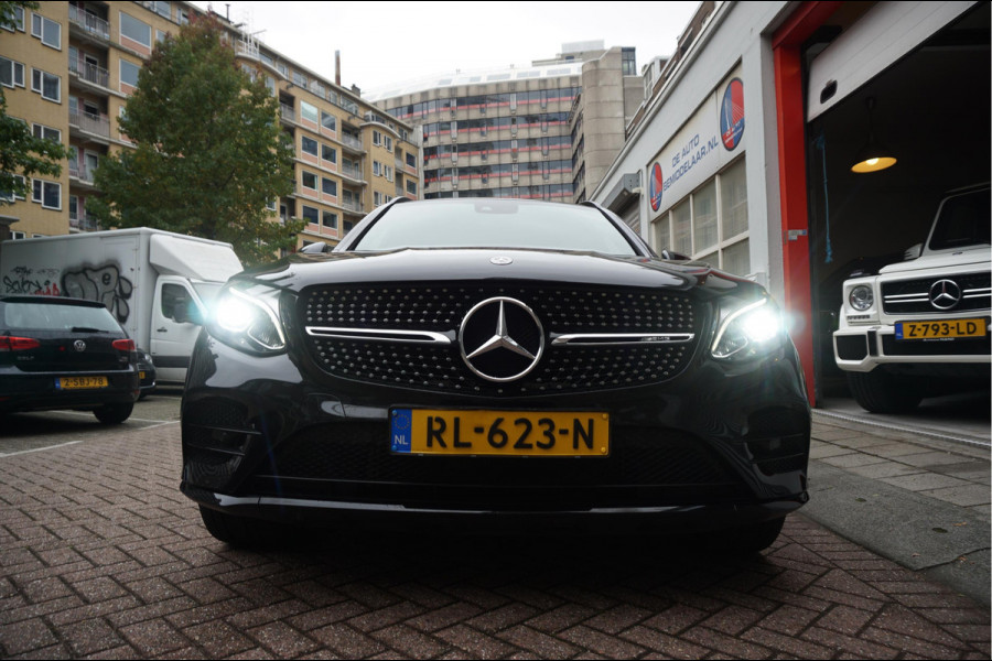 Mercedes-Benz GLC AMG 43 4MATIC Aut9 | NL AUTO | Burmester | Black on Black | Trekhaak (wegklapbaar) | 21inch | Diamond grille | Treeplanken |