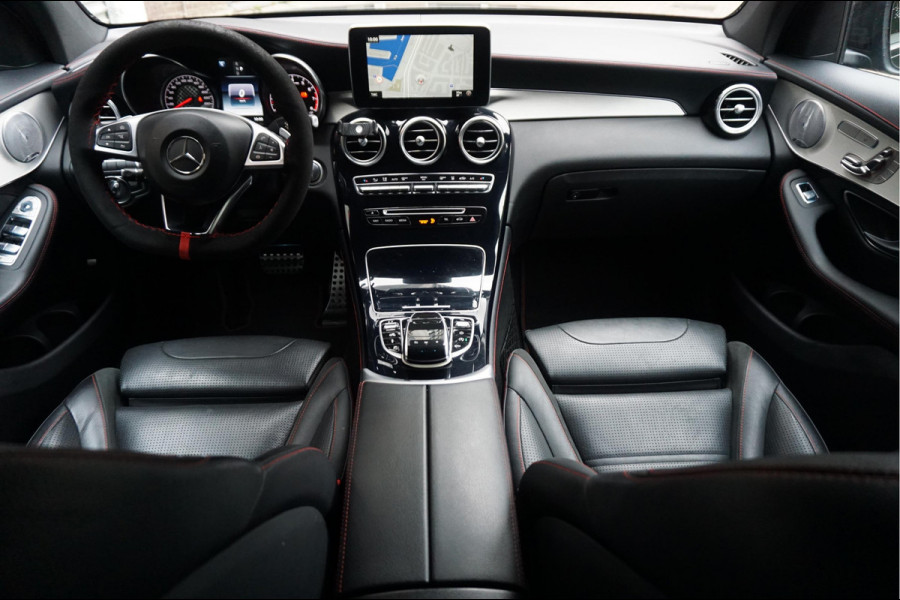 Mercedes-Benz GLC AMG 43 4MATIC Aut9 | NL AUTO | Burmester | Black on Black | Trekhaak (wegklapbaar) | 21inch | Diamond grille | Treeplanken |