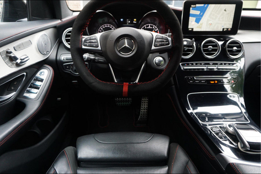 Mercedes-Benz GLC AMG 43 4MATIC Aut9 | NL AUTO | Burmester | Black on Black | Trekhaak (wegklapbaar) | 21inch | Diamond grille | Treeplanken |