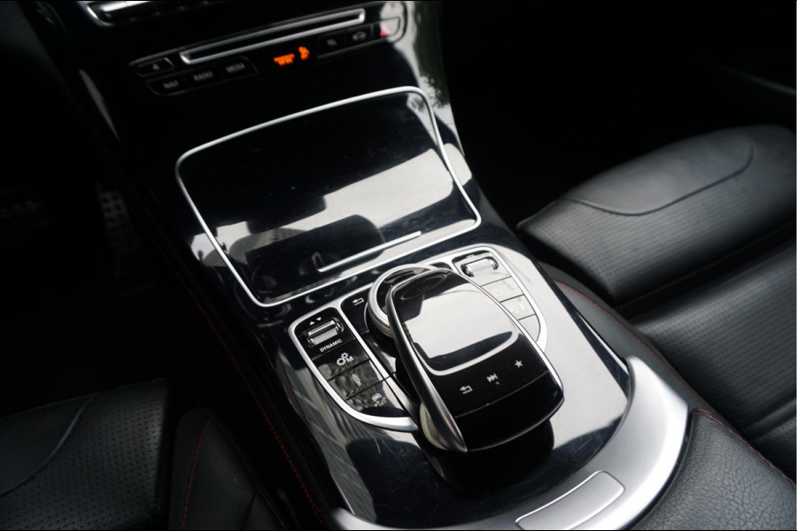 Mercedes-Benz GLC AMG 43 4MATIC Aut9 | NL AUTO | Burmester | Black on Black | Trekhaak (wegklapbaar) | 21inch | Diamond grille | Treeplanken |