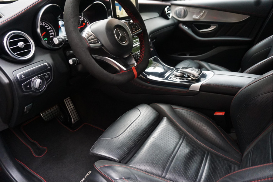Mercedes-Benz GLC AMG 43 4MATIC Aut9 | NL AUTO | Burmester | Black on Black | Trekhaak (wegklapbaar) | 21inch | Diamond grille | Treeplanken |